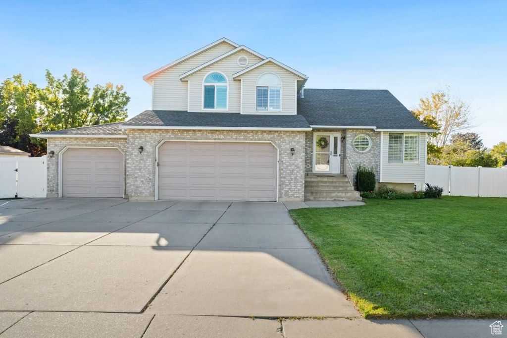 Photo of 2537 N 1220 W, Clinton, UT 84015 (MLS # 2115268)