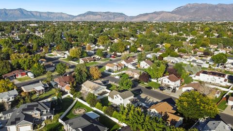 Tiny photo for 2537 N 1220 W, Clinton, UT 84015 (MLS # 2115268)