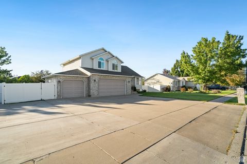 Tiny photo for 2537 N 1220 W, Clinton, UT 84015 (MLS # 2115268)