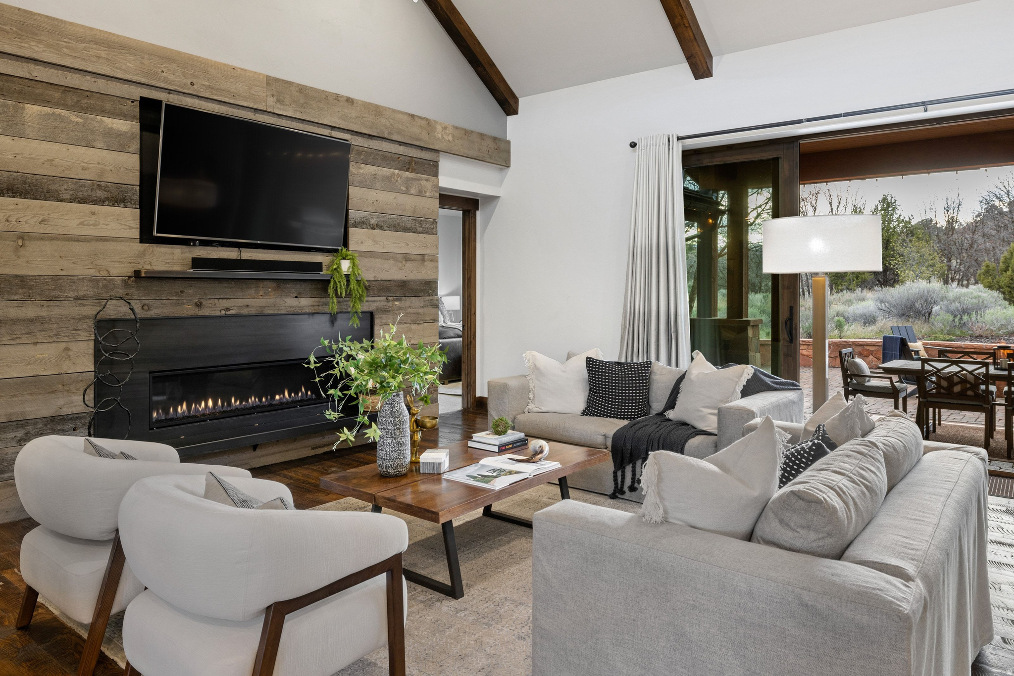 RED LEDGES - Residential