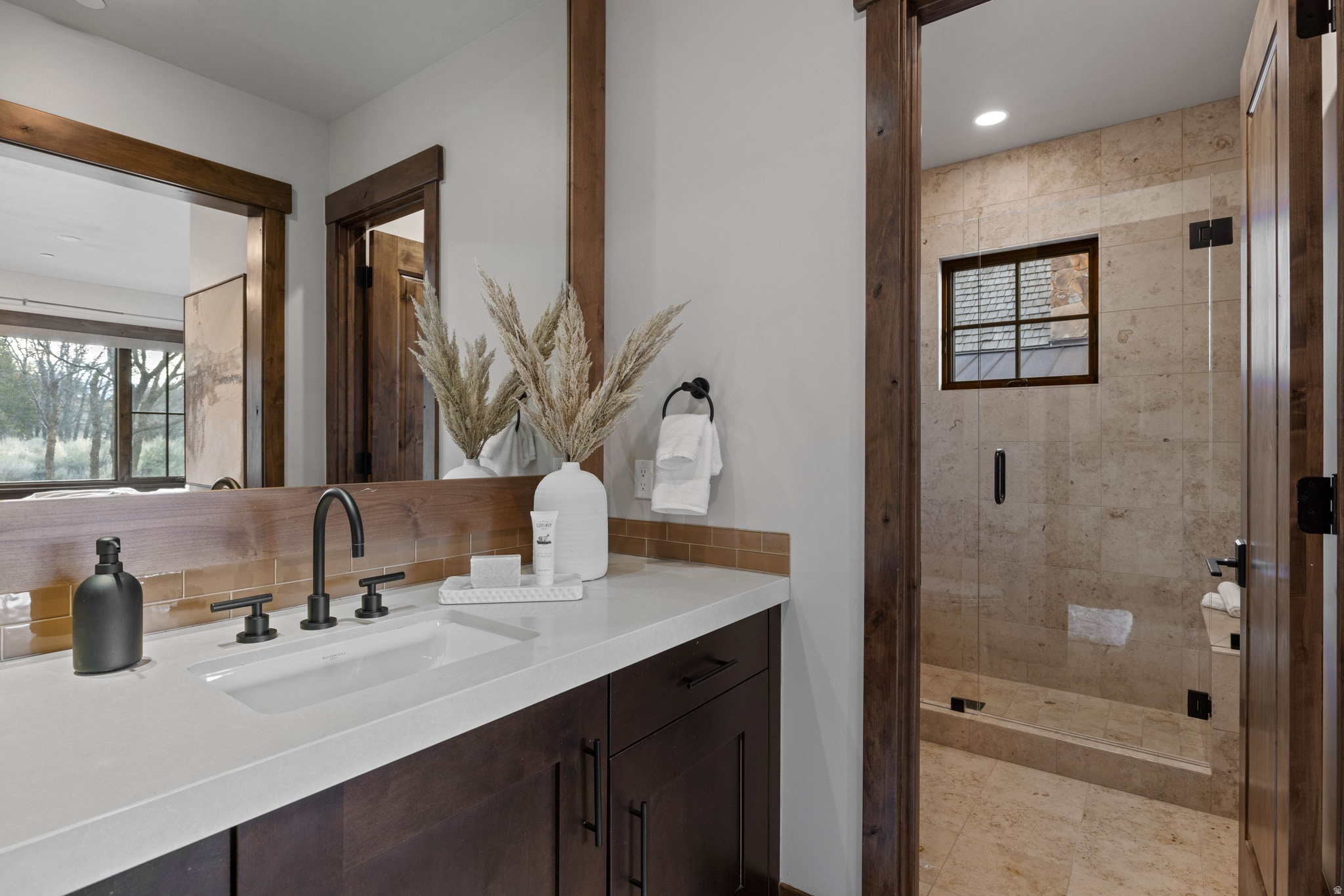RED LEDGES - Residential