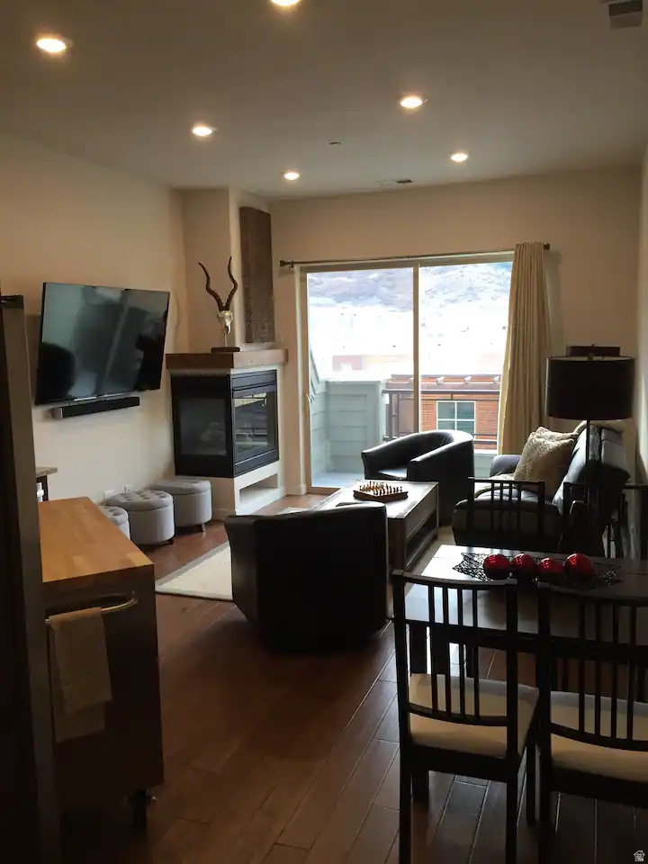 NEWPARK TERRACE - Residential