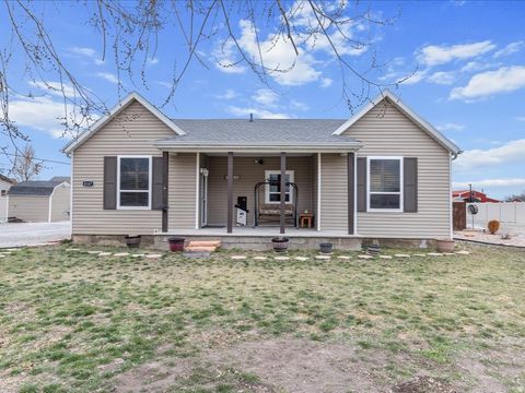 Tiny photo for 8187 N MOUNTAIN VIEW RD, Lake Point, UT 84074 (MLS # 2132818)
