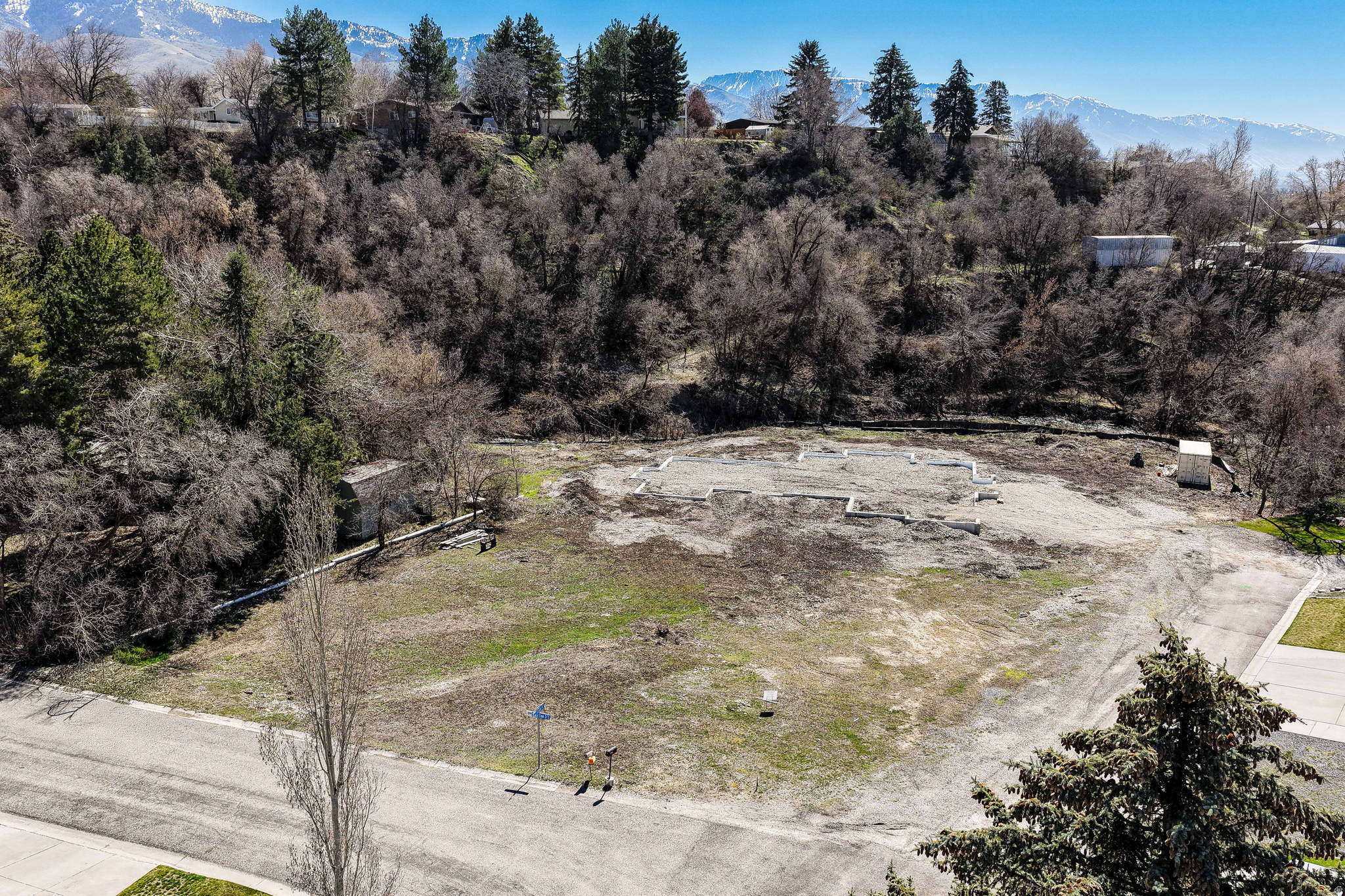 RAYLEEN ACRES - Land