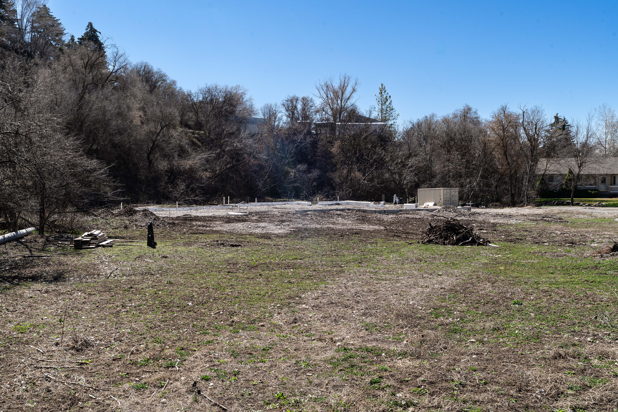 RAYLEEN ACRES - Land