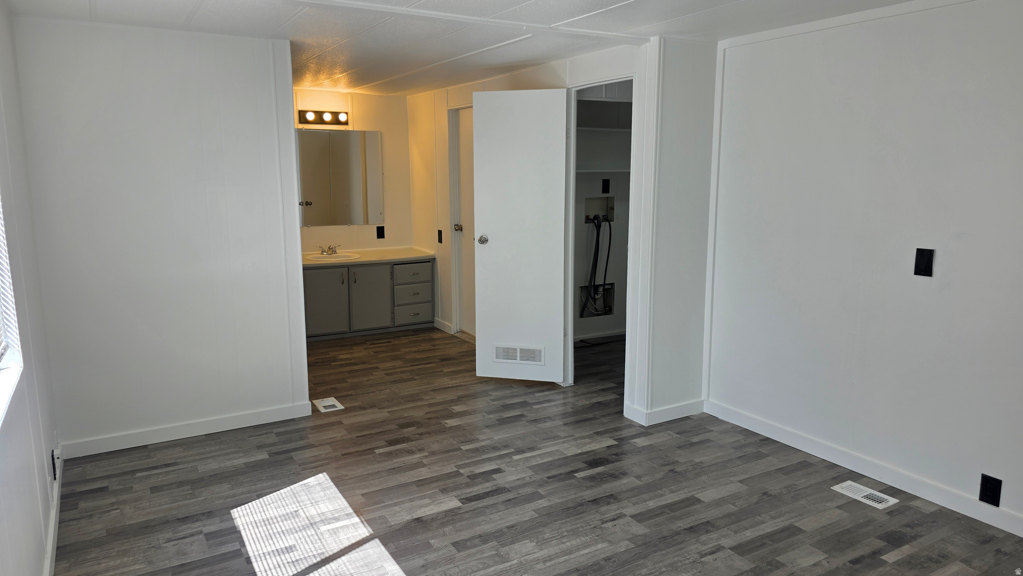 CAMELOT MANUFACTURED HOME COMMUNITY - Residential