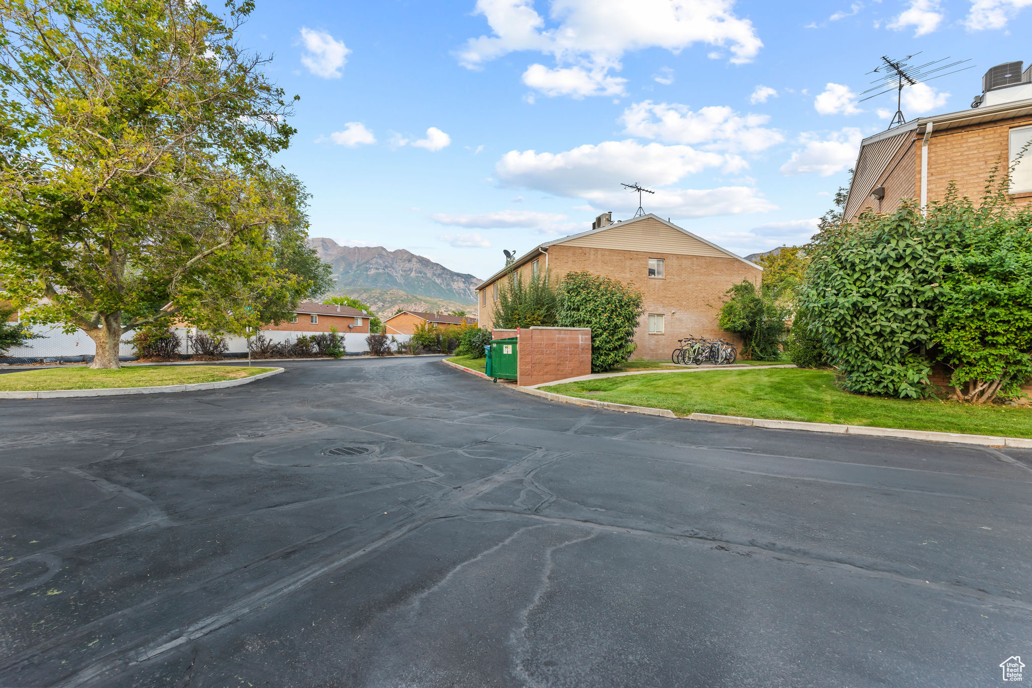 HEARTHWOOD CONDO - Residential