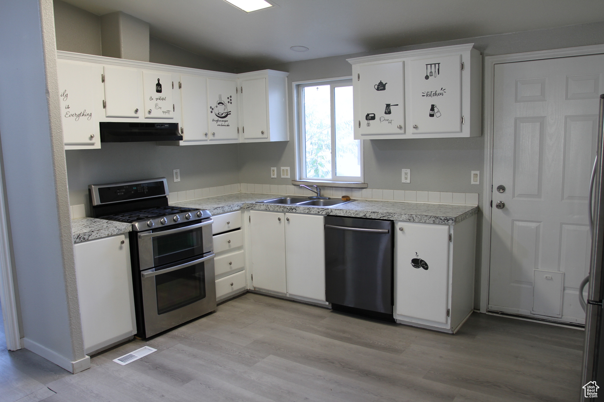 RIVERSIDE - Residential