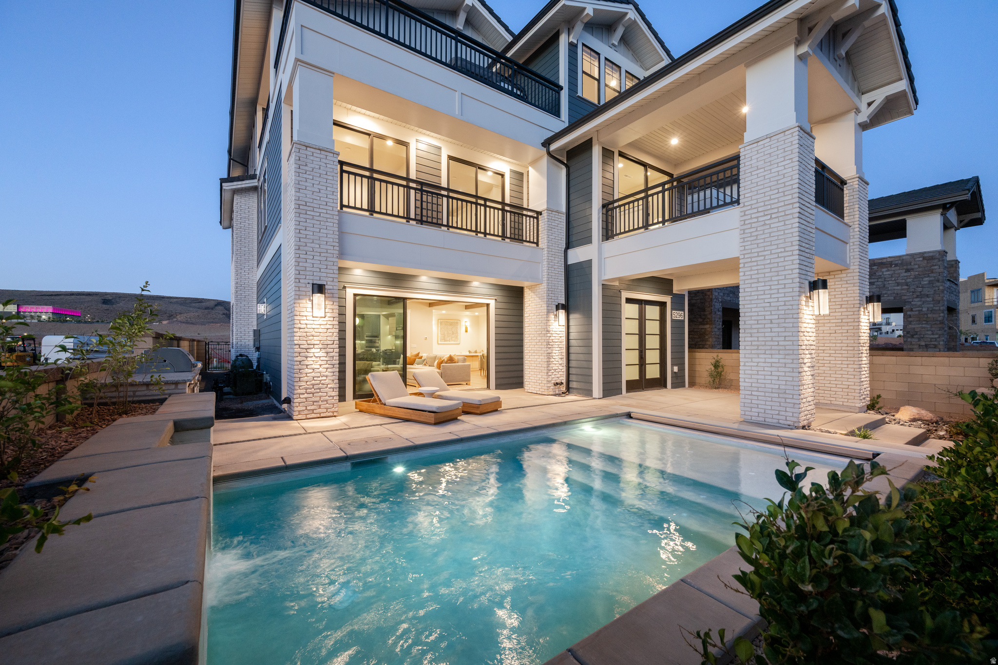 DESERT COLOR RESORT - Residential