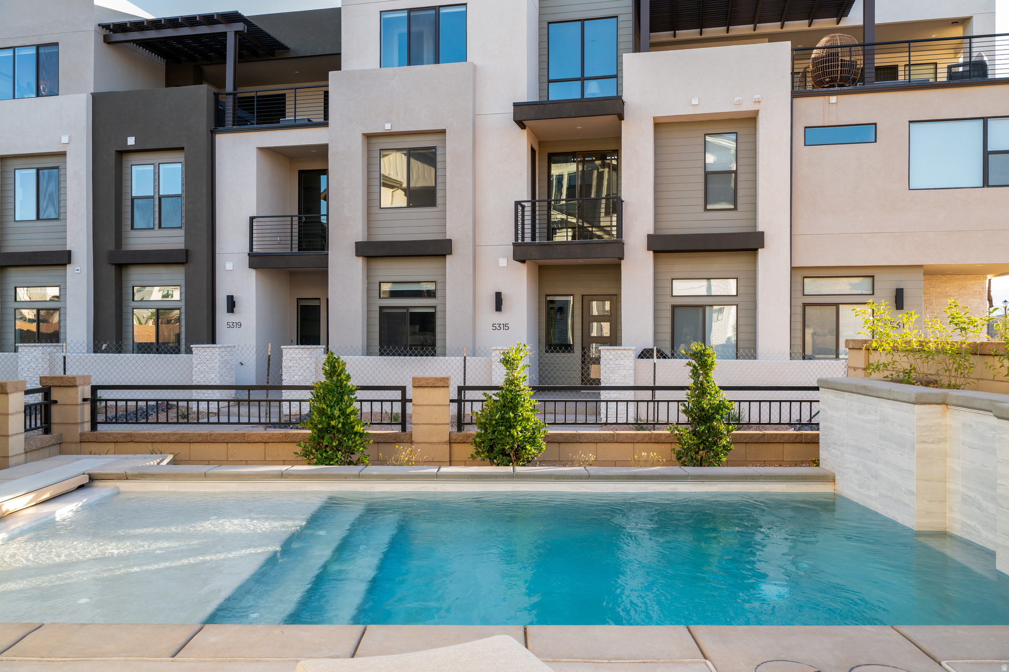 DESERT COLOR RESORT - Residential