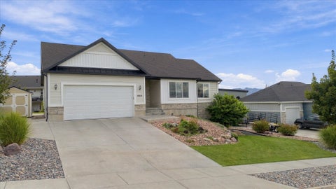 Tiny photo for 952 E 100 N, Hyde Park, UT 84318 (MLS # 2186974)