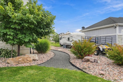 Tiny photo for 952 E 100 N, Hyde Park, UT 84318 (MLS # 2186974)