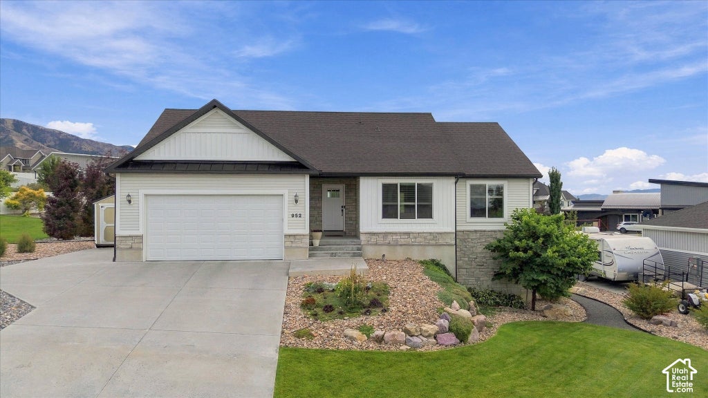 Photo of 952 E 100 N, Hyde Park, UT 84318 (MLS # 2186974)