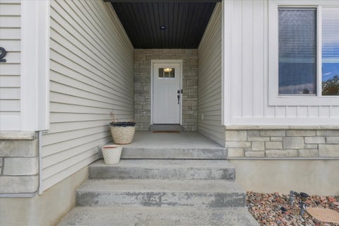 Tiny photo for 952 E 100 N, Hyde Park, UT 84318 (MLS # 2186974)