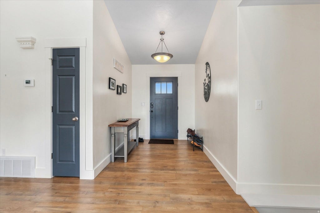 Photo of 952 E 100 N, Hyde Park, UT 84318 (MLS # 2186974)
