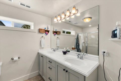 Tiny photo for 952 E 100 N, Hyde Park, UT 84318 (MLS # 2186974)