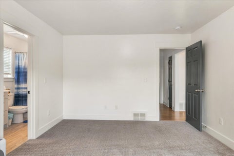 Tiny photo for 952 E 100 N, Hyde Park, UT 84318 (MLS # 2186974)