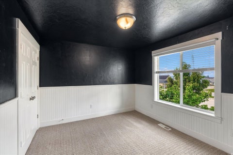 Tiny photo for 952 E 100 N, Hyde Park, UT 84318 (MLS # 2186974)