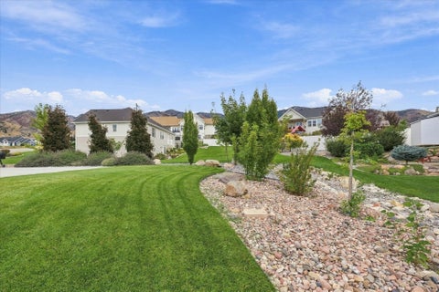 Tiny photo for 952 E 100 N, Hyde Park, UT 84318 (MLS # 2186974)