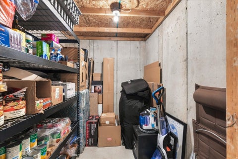 Tiny photo for 952 E 100 N, Hyde Park, UT 84318 (MLS # 2186974)