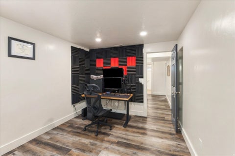 Tiny photo for 952 E 100 N, Hyde Park, UT 84318 (MLS # 2186974)