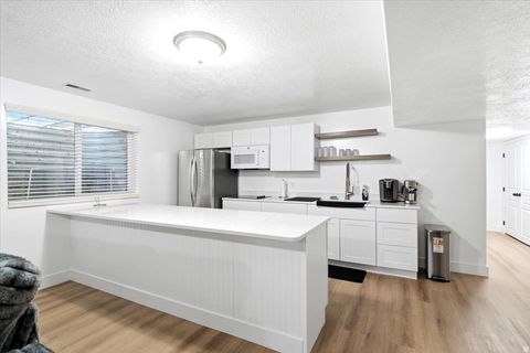 Tiny photo for 882 N 3625 W, Layton, UT 84041 (MLS # 2171433)