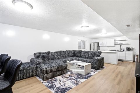 Tiny photo for 882 N 3625 W, Layton, UT 84041 (MLS # 2171433)