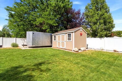 Tiny photo for 882 N 3625 W, Layton, UT 84041 (MLS # 2171433)