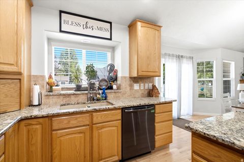 Tiny photo for 882 N 3625 W, Layton, UT 84041 (MLS # 2171433)