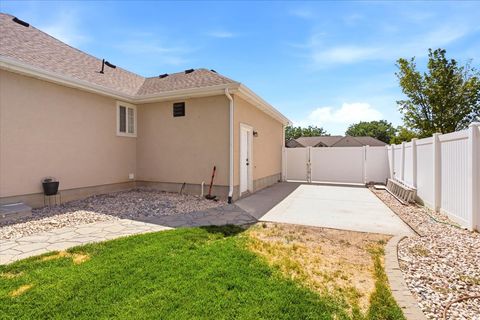 Tiny photo for 882 N 3625 W, Layton, UT 84041 (MLS # 2171433)