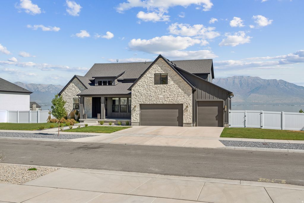 Photo of 3582 S GARIBALDI WAY, Saratoga Springs, UT 84045 (MLS # 2143589)