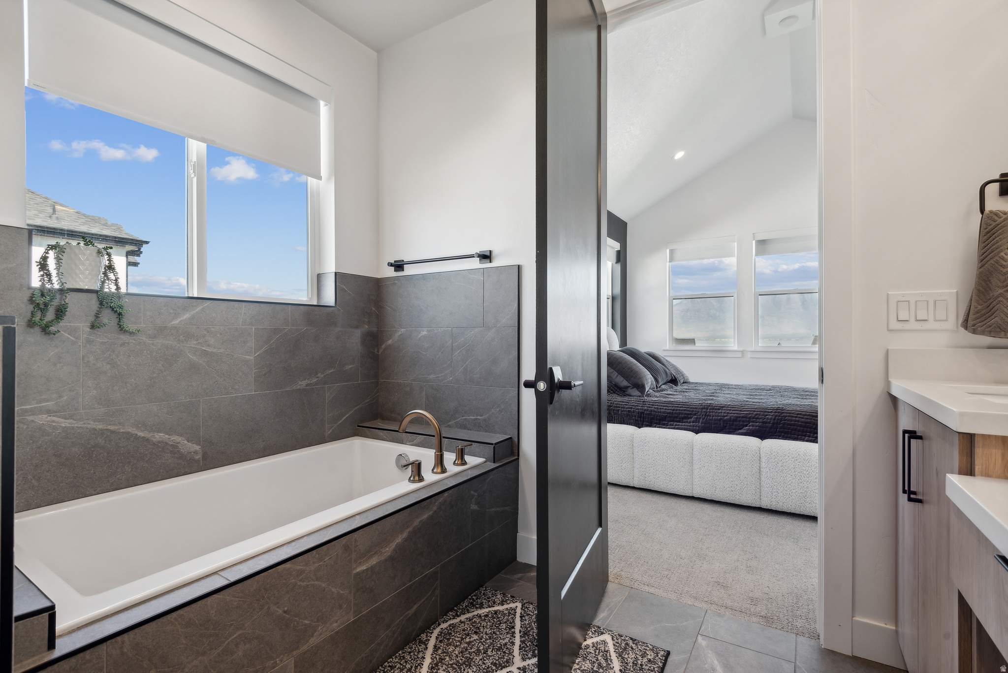 CATALINA BAY - Residential