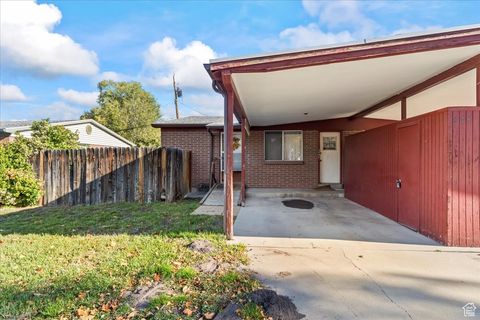 Tiny photo for 815 E WHITEMAPLE WAY, Millcreek, UT 84106 (MLS # 2119231)