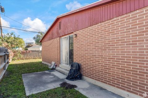 Tiny photo for 815 E WHITEMAPLE WAY, Millcreek, UT 84106 (MLS # 2119231)