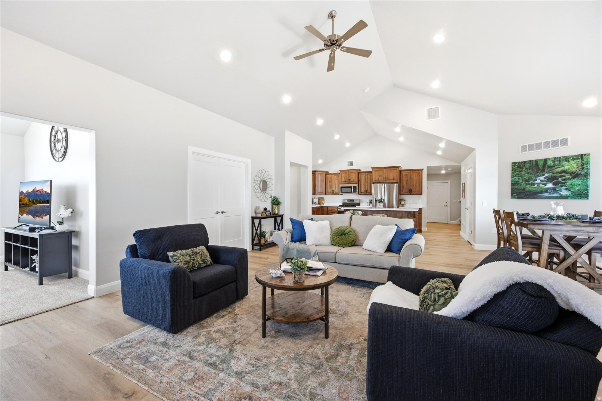 THE VILAS AT LEGACY FARMS - Residential