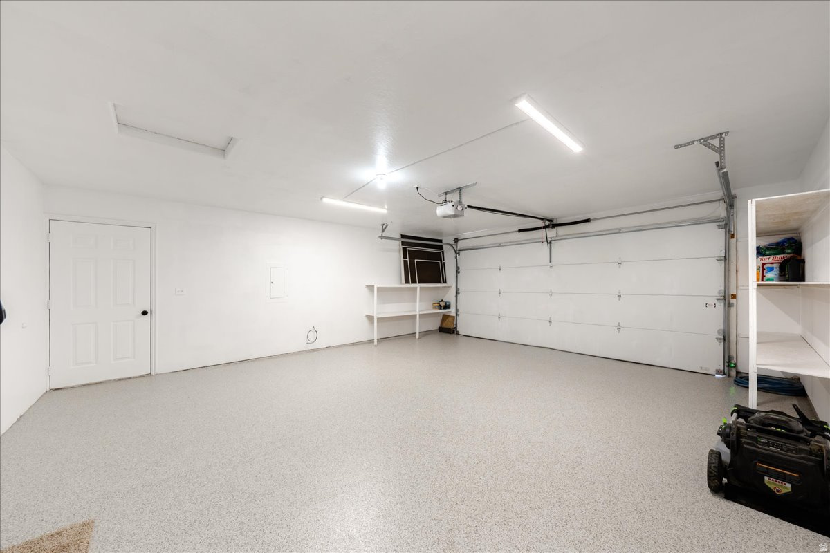 RIDGE WEST - Residential