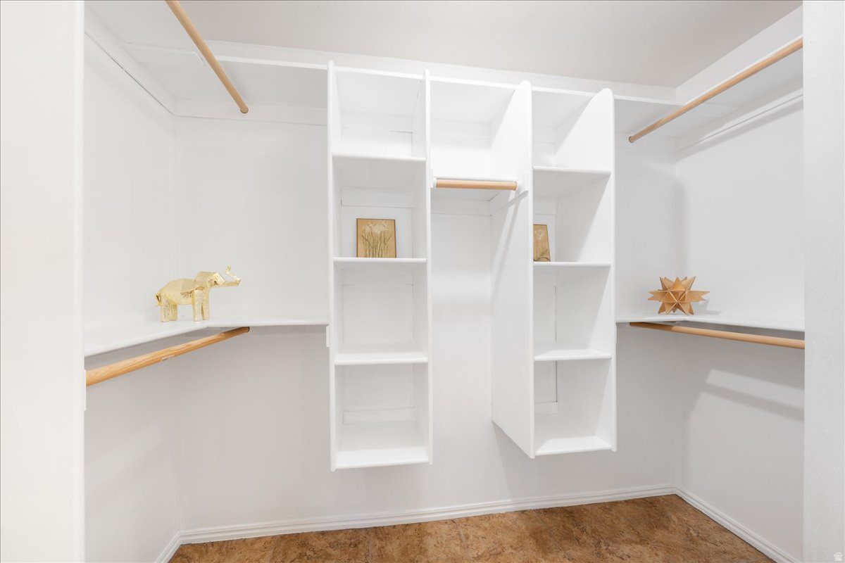 RIDGE WEST - Residential