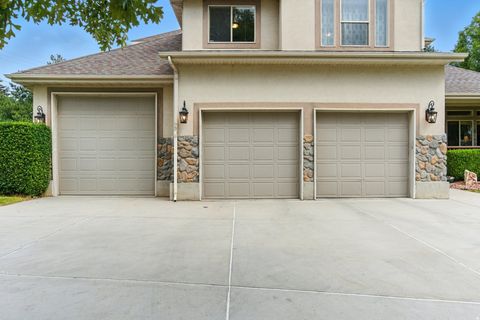 Photo of 2407 BENGAL BEND CV, Cottonwood Heights, UT 84121 (MLS # 2141415)