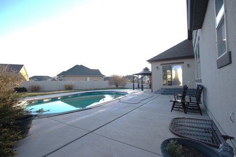 Tiny photo for 951 W GRIZZLY WULFF DR, Bluffdale, UT 84065 (MLS # 2147857)