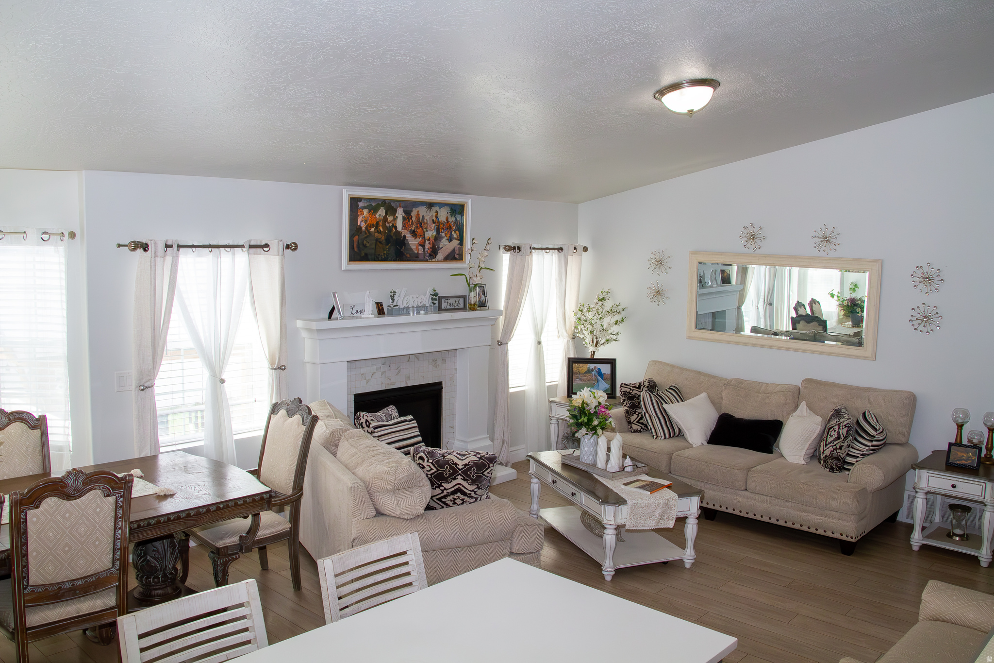 BROADVIEW SHORES - Residential