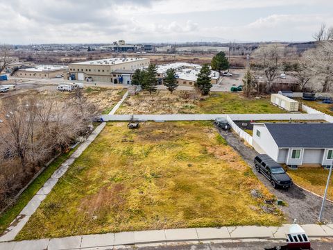 Photo of 2176 S MOUNTAIN VISTA LN, Provo, UT 84606 (MLS # 2138530)