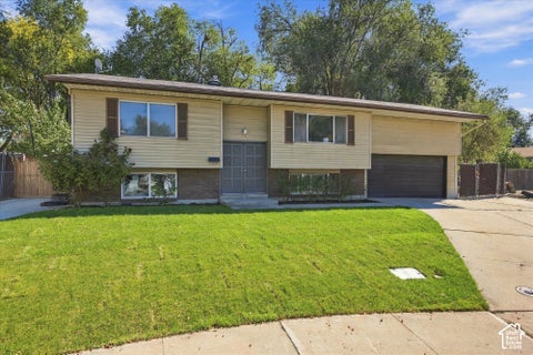 Photo of 43 W PAULA CIR S, Sandy, UT 84070 (MLS # 2190510)