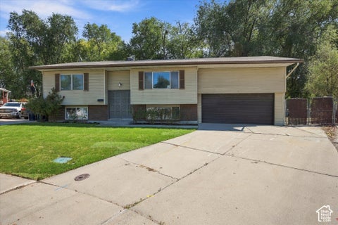 Tiny photo for 43 W PAULA CIR S, Sandy, UT 84070 (MLS # 2190510)