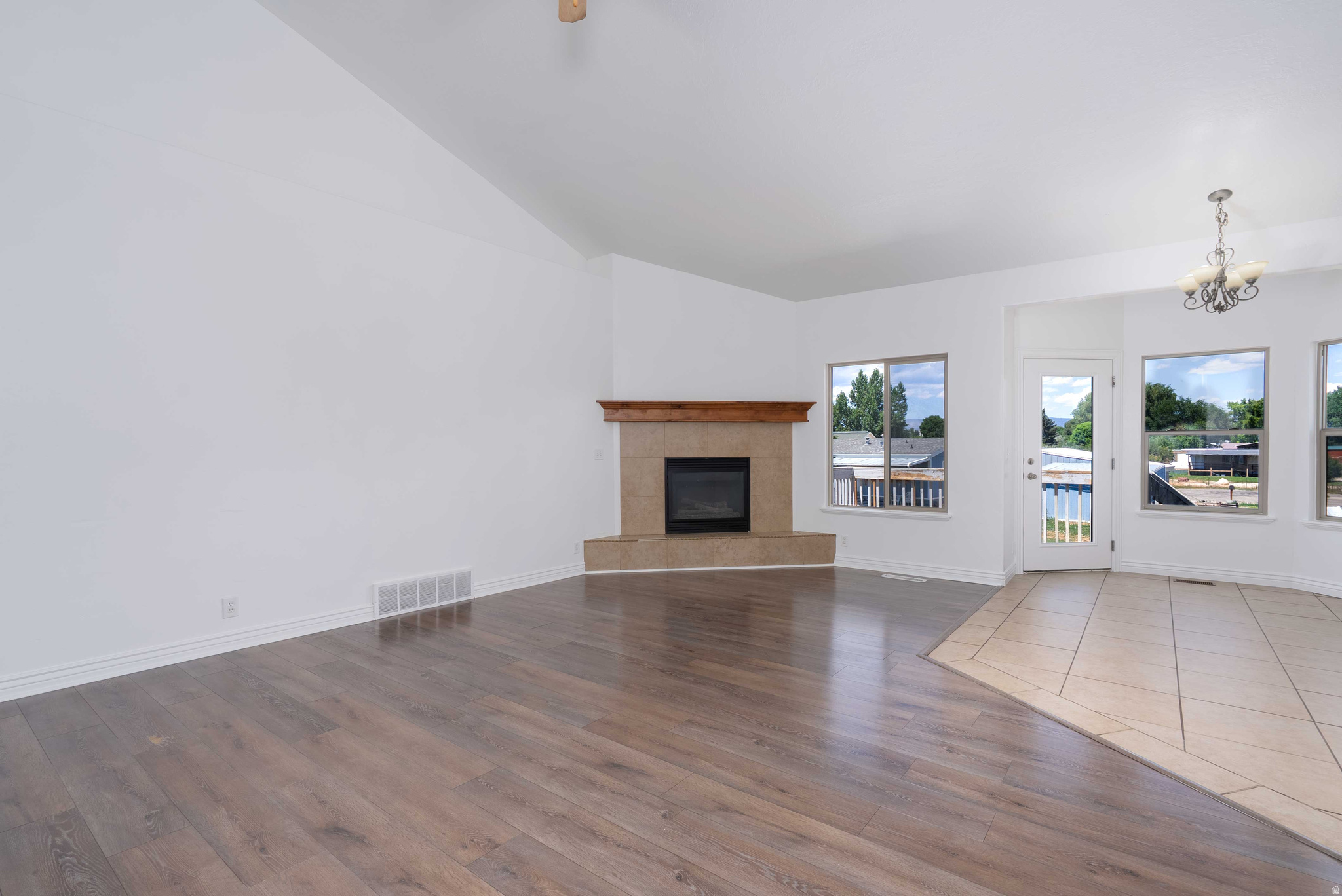 BONNIE LASS - Residential