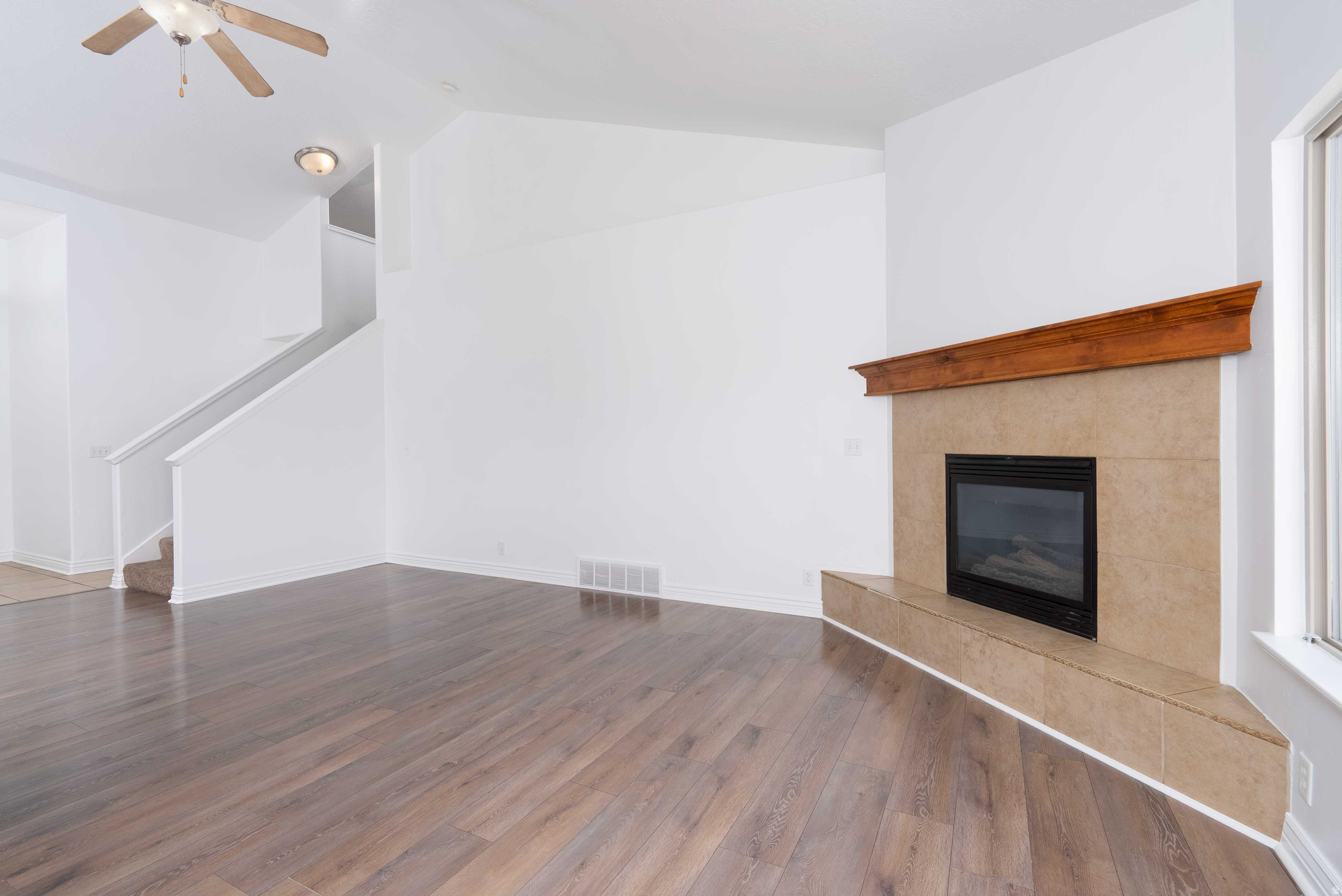 BONNIE LASS - Residential