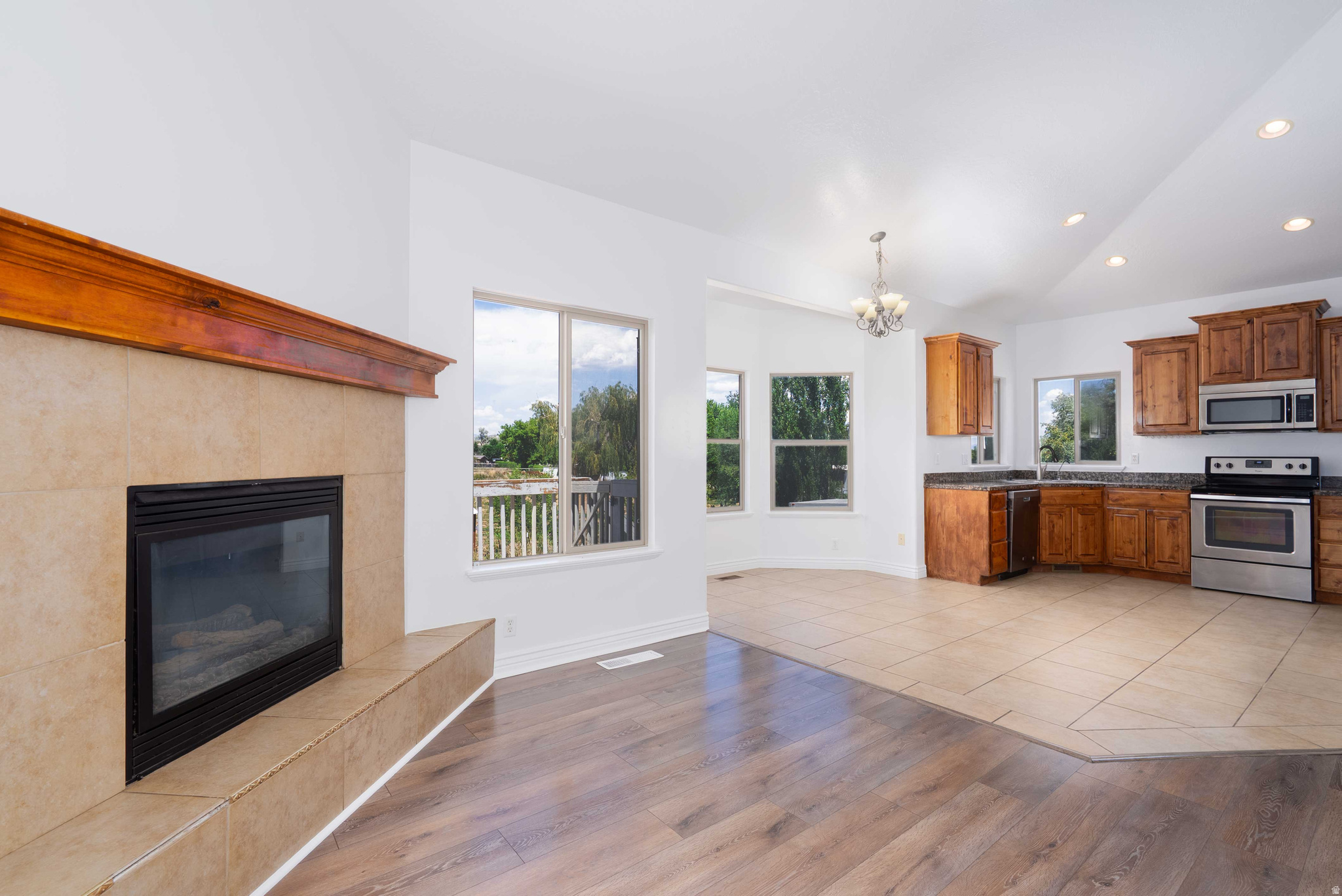 BONNIE LASS - Residential