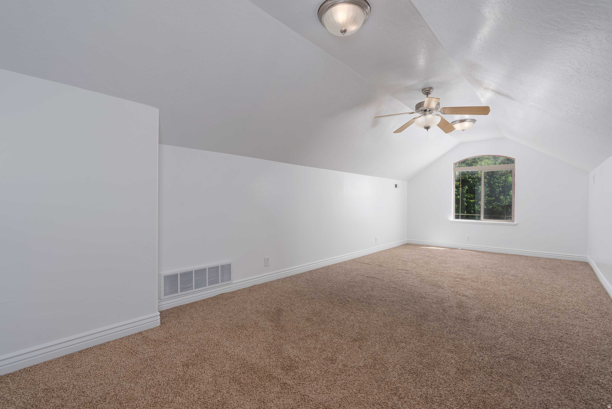 BONNIE LASS - Residential