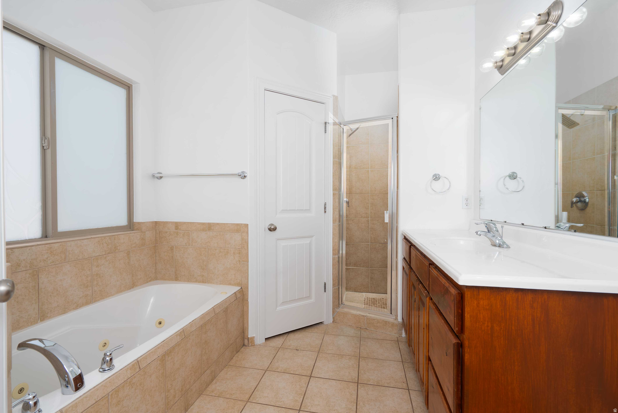 BONNIE LASS - Residential