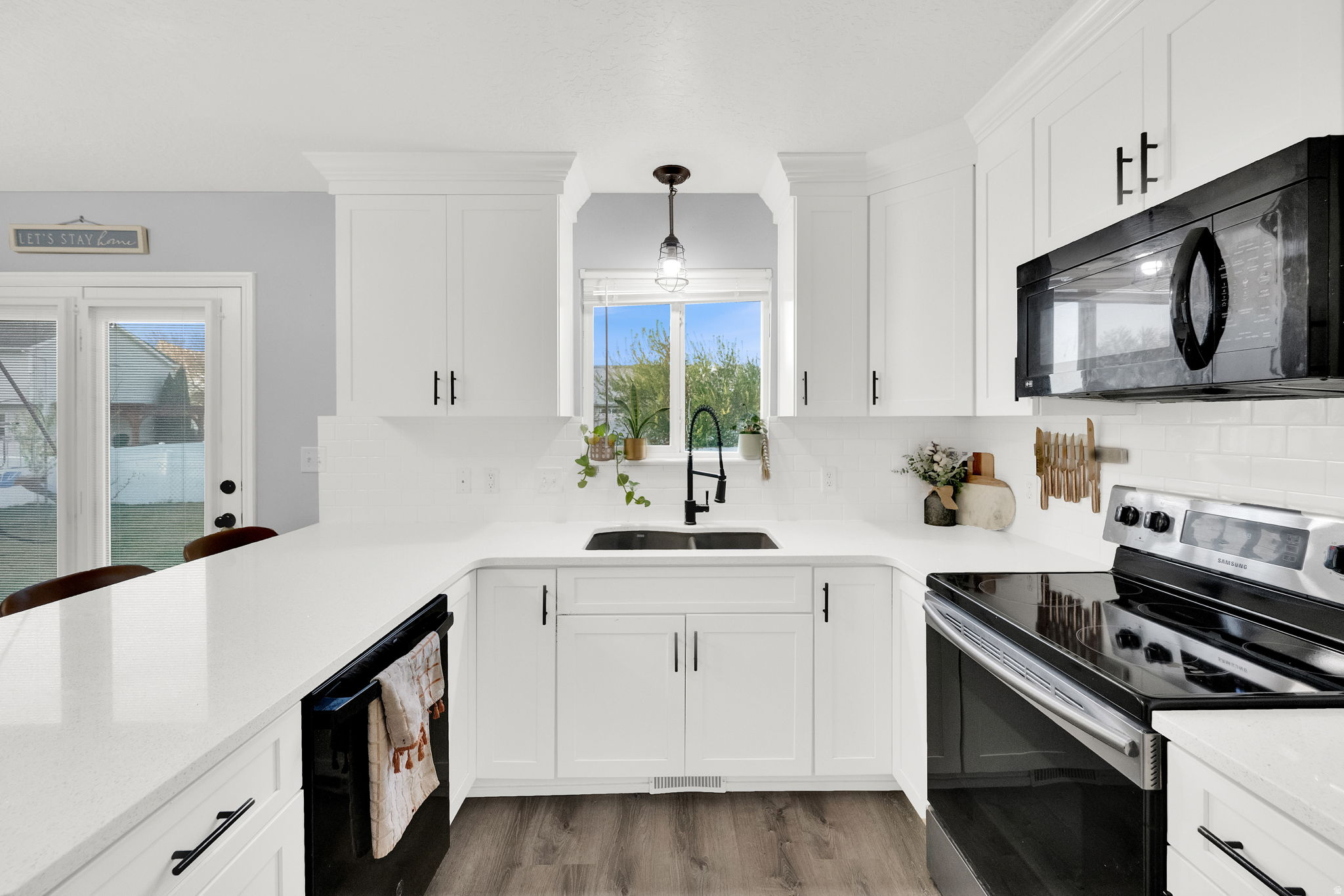 ABSALOM COURT - Residential