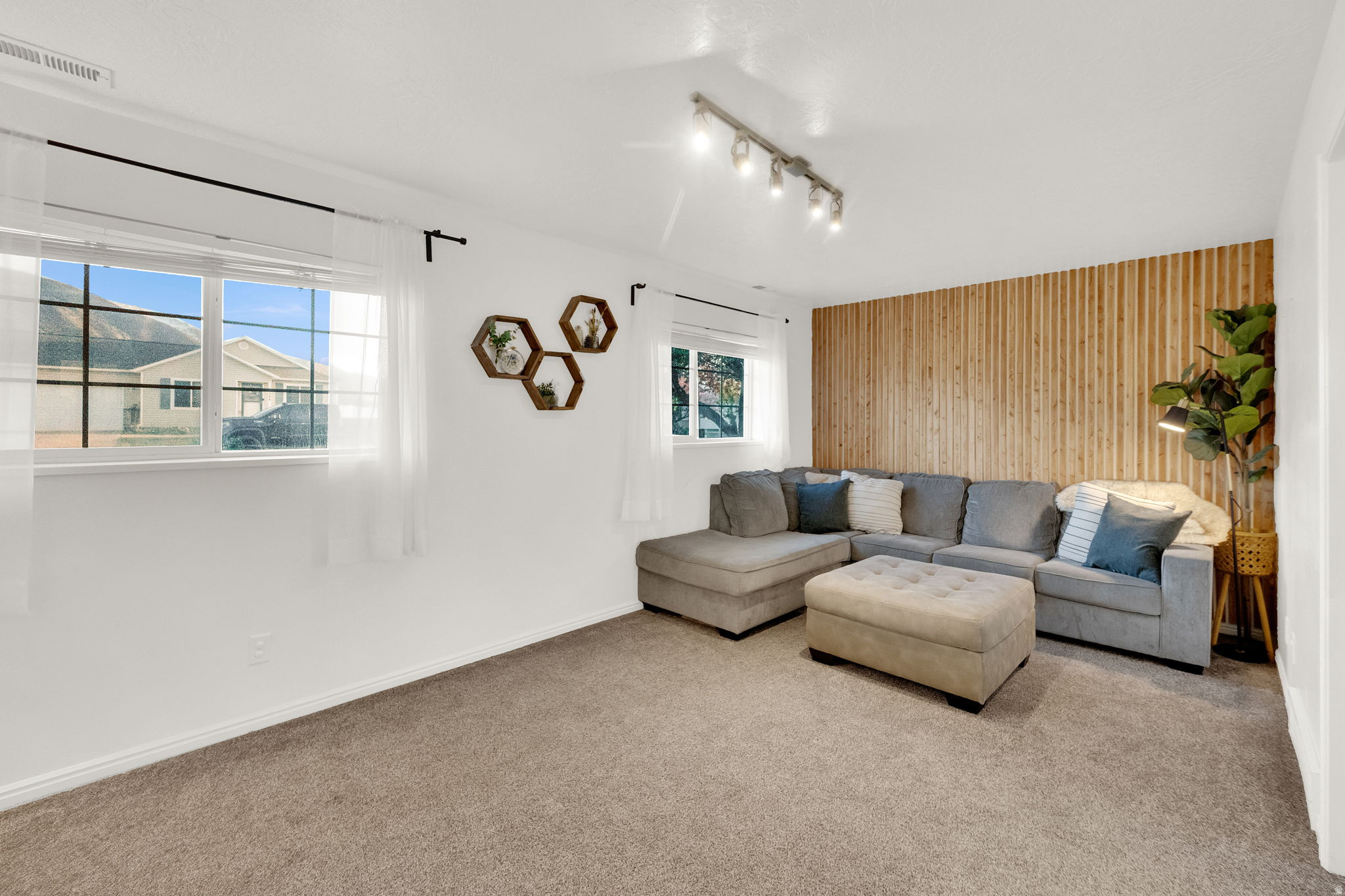 ABSALOM COURT - Residential